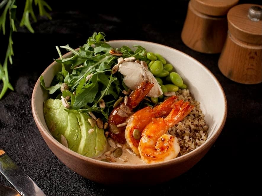 QUINOA BOWL WITH SHRIMP
